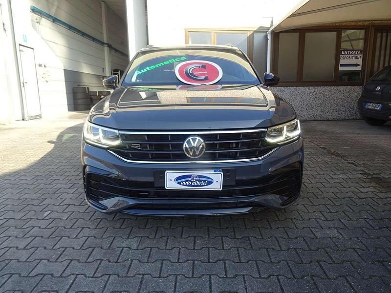 Usata VW Tiguan R-line 150 CV (110 kW) 2021 Metallizzato  grigio SUV