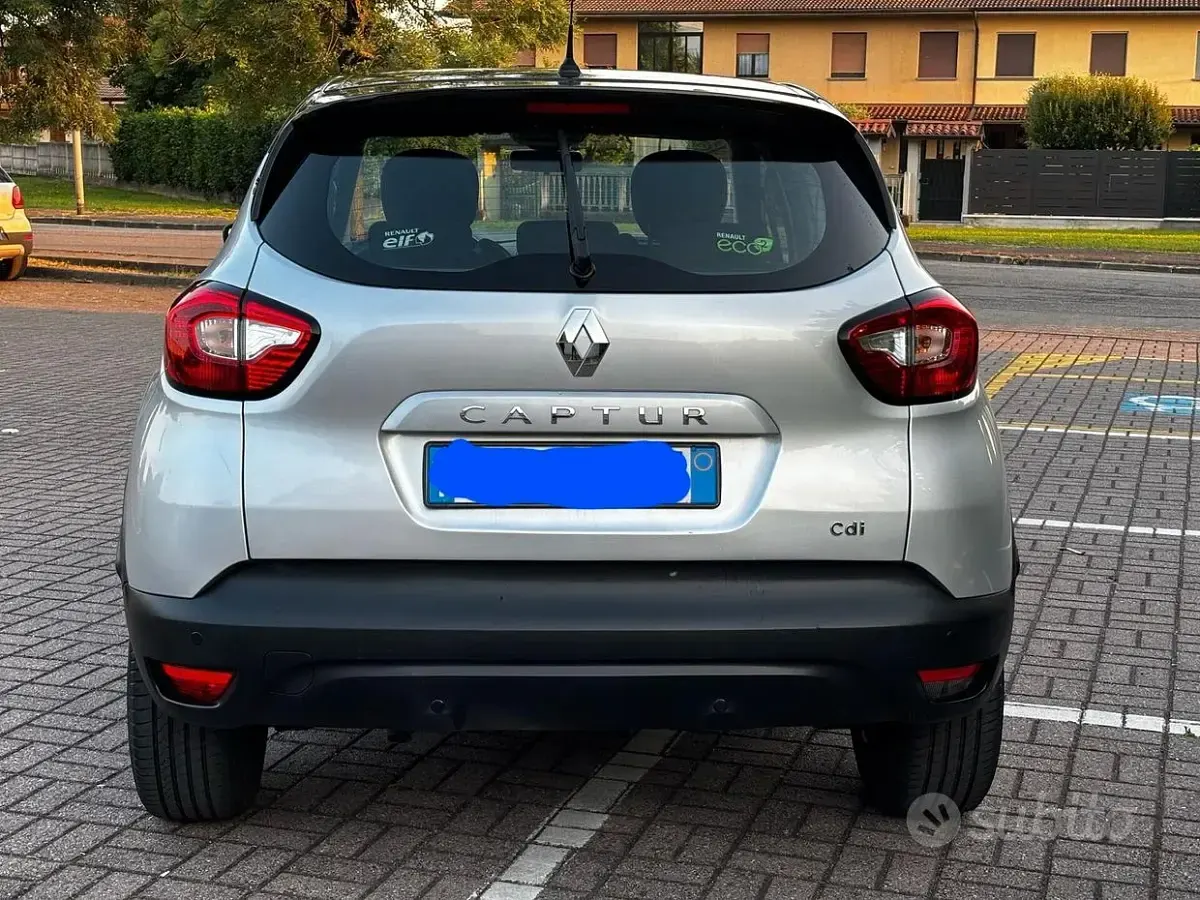 Usata Renault Captur Life 90 CV (66 kW) 2016 Grigio SUV