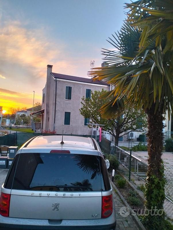 Usata Peugeot 1007 70 CV (51 kW) 2008 Grigio Monovolume