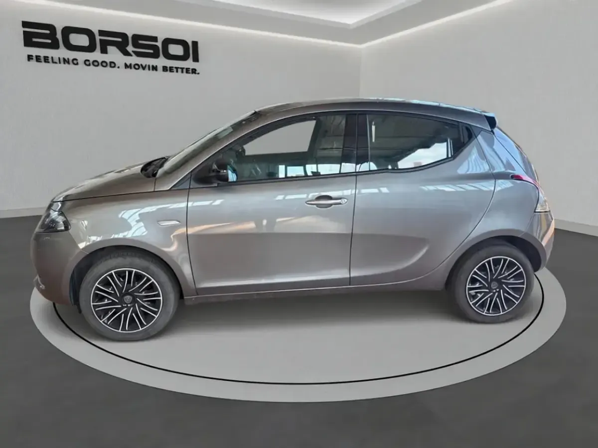 Usata Lancia Ypsilon 69 CV (50 kW) 2024 Antracite Utilitaria