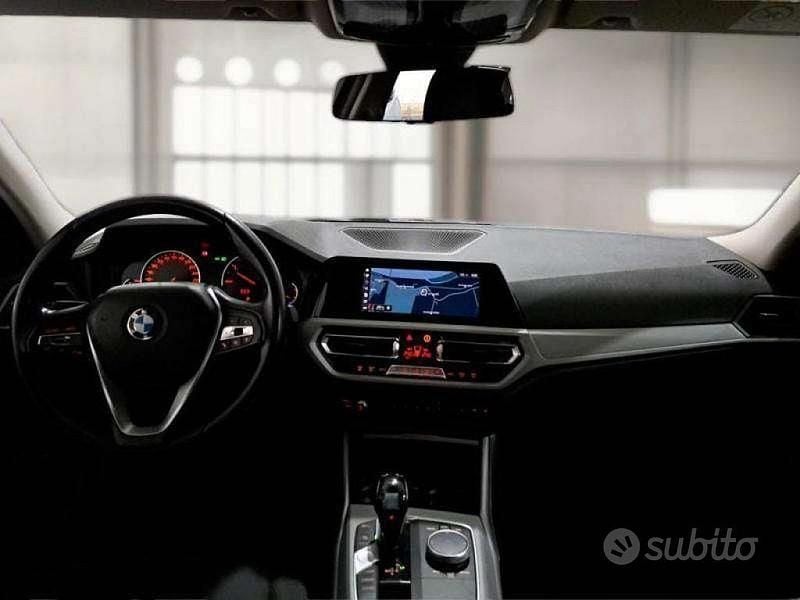 Usata BMW 318 Advantage 150 CV (110 kW) 2020 Grigio Station wagon