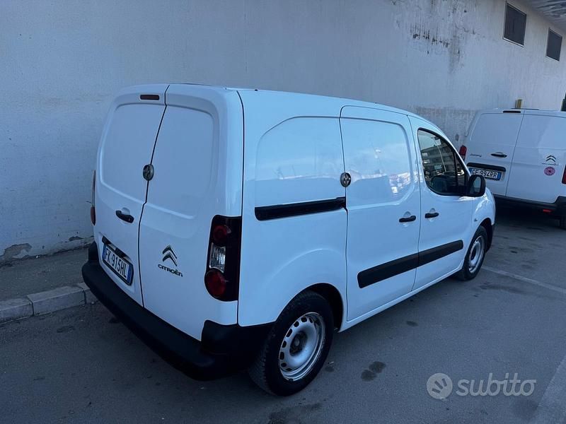 Usata Citroën Berlingo 99 CV (72 kW) 2017 Bianco Monovolume