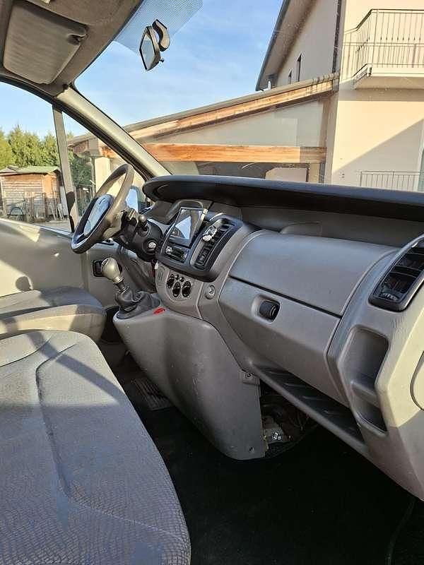 Usata Renault Trafic 101 CV (74 kW) 2004 Monovolume