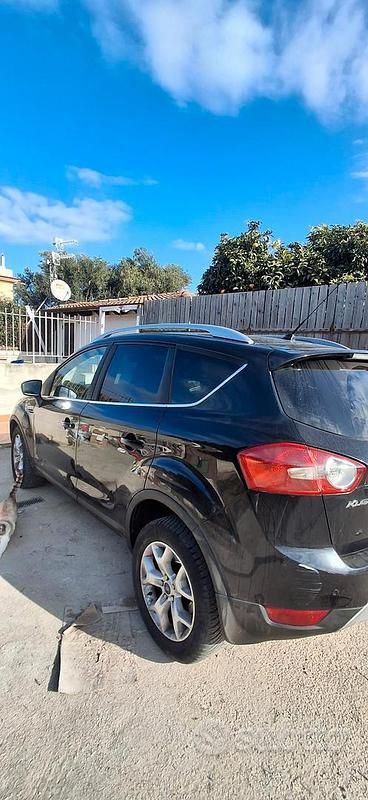 Usata Ford Kuga 140 CV (102 kW) 2012 Nero SUV