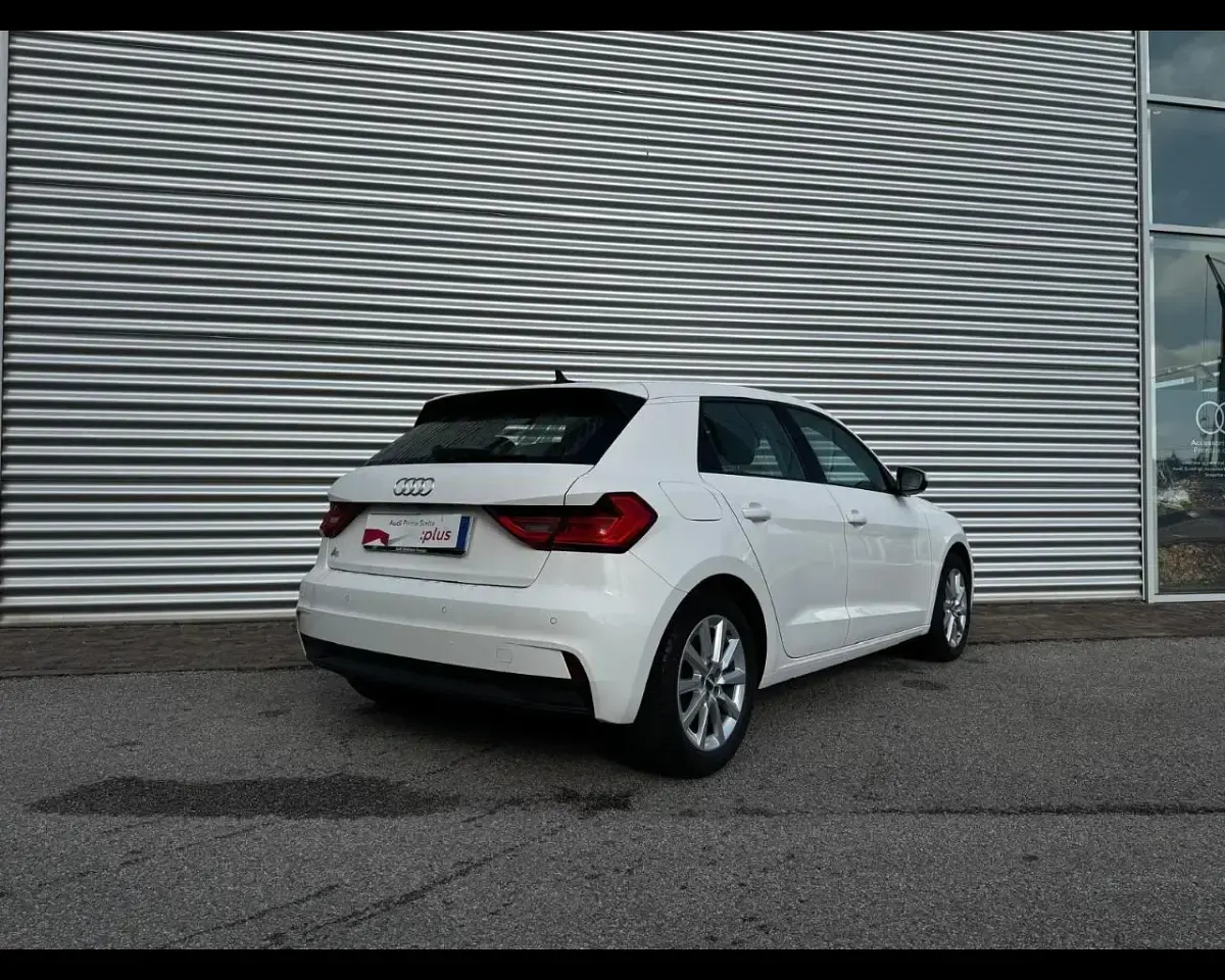 Usata Audi A1 Sportback Business 95 CV (69 kW) 2024 Bianco Utilitaria