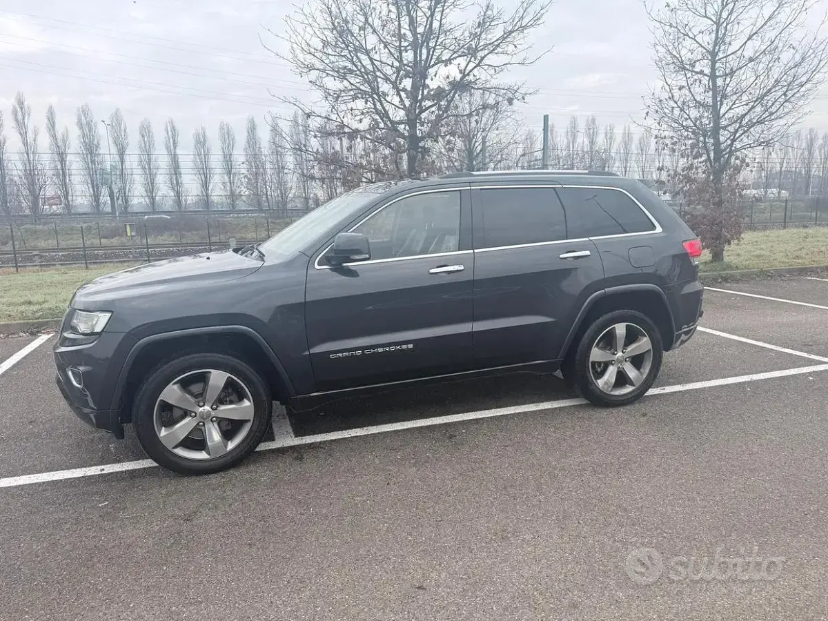 Usata Jeep Cherokee 250 CV (183 kW) 2015 Nero SUV