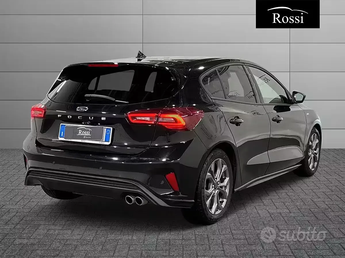Usata Ford Focus ST 115 CV (84 kW) 2025 Nero Berlina