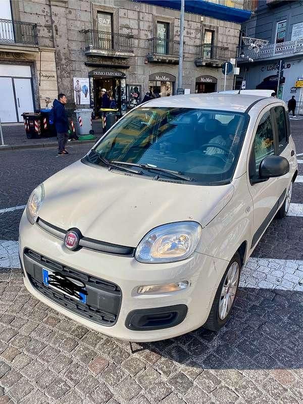 Usata Fiat Panda Lounge 95 CV (69 kW) 2016 Utilitaria
