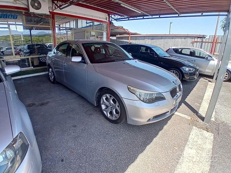 Argento Usata 2006 BMW 530 Tre volumi | 5500 € (Super prezzo) - Immagine 1/4