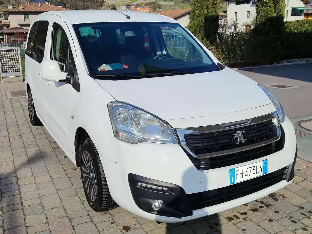 Usata Peugeot TePee Active 99 CV (72 kW) 2017 Bianco Station wagon