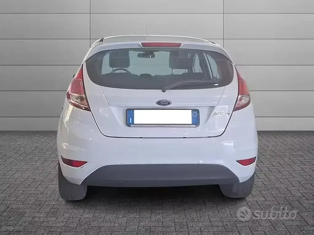 Usata Ford Fiesta Titanium 95 CV (69 kW) 2016 Bianco Utilitaria