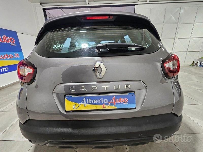 Usata Renault Captur 90 CV (66 kW) 2018 Grigio SUV