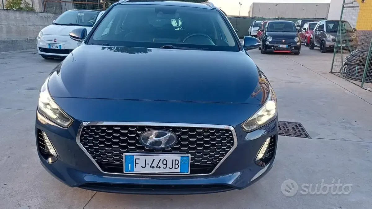 Usata Hyundai i30 Comfort 136 CV (100 kW) 2017 Blu Station wagon