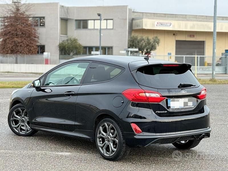 Usata Ford Fiesta ST-Line 100 CV (73 kW) 2018 Nero Utilitaria