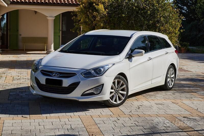 Bianco Usata 2012 Hyundai i40 Station wagon | 4400 € - Immagine 1/4