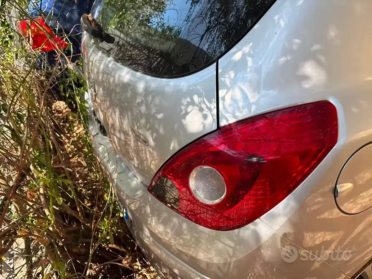Usata Opel Corsa 65 CV (47 kW) 2011 Grigio Utilitaria