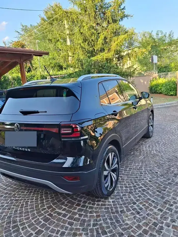 Usata VW T-Cross 110 CV (80 kW) 2023 Nero SUV