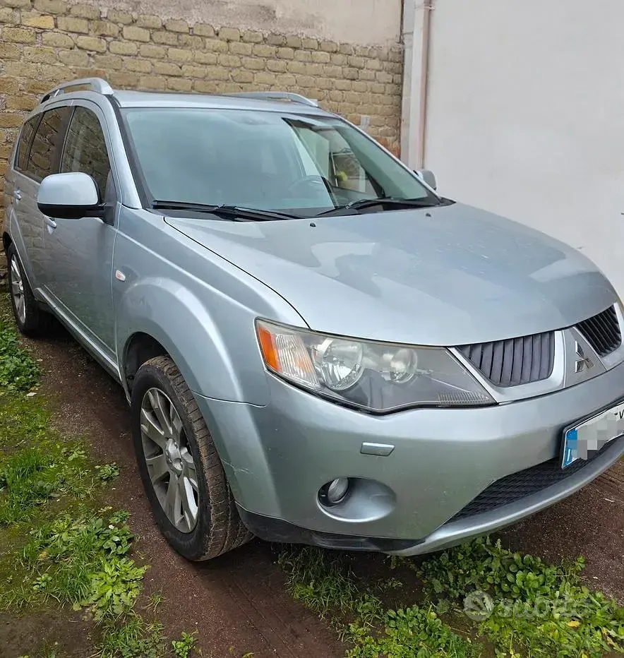Usata Mitsubishi Outlander Instyle 156 CV (114 kW) 2009 Grigio SUV