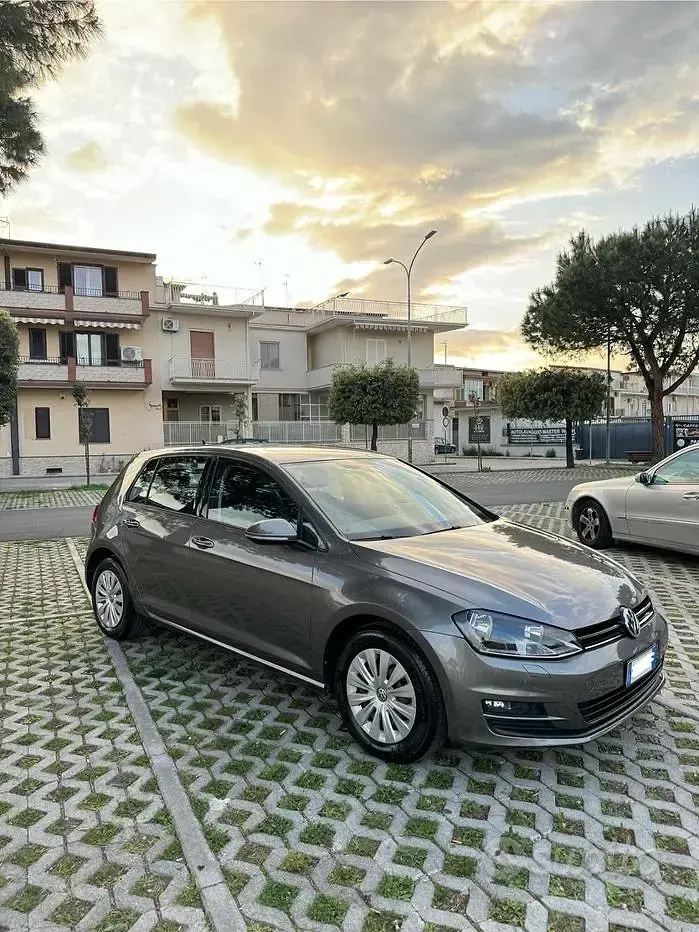Usata VW Golf VII Executive 110 CV (80 kW) 2016 Marrone Berlina