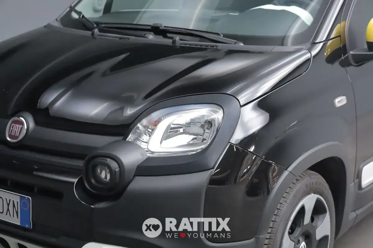 Usata Fiat Panda Cross 70 CV (51 kW) 2025 Nero cinema Utilitaria