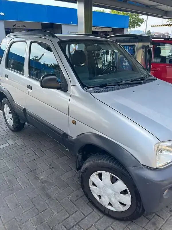 Usata Daihatsu Terios 86 CV (63 kW) 2002 Argento SUV