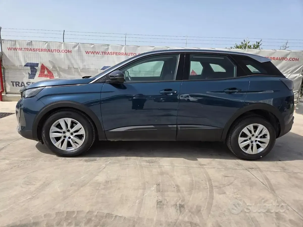 Usata Peugeot 3008 Active 131 CV (96 kW) 2022 Verde SUV