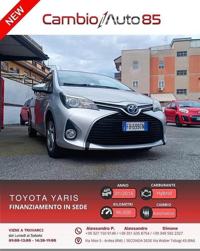 Usata Toyota Yaris Hybrid Active 101 CV (74 kW) 2016 Argento Berlina