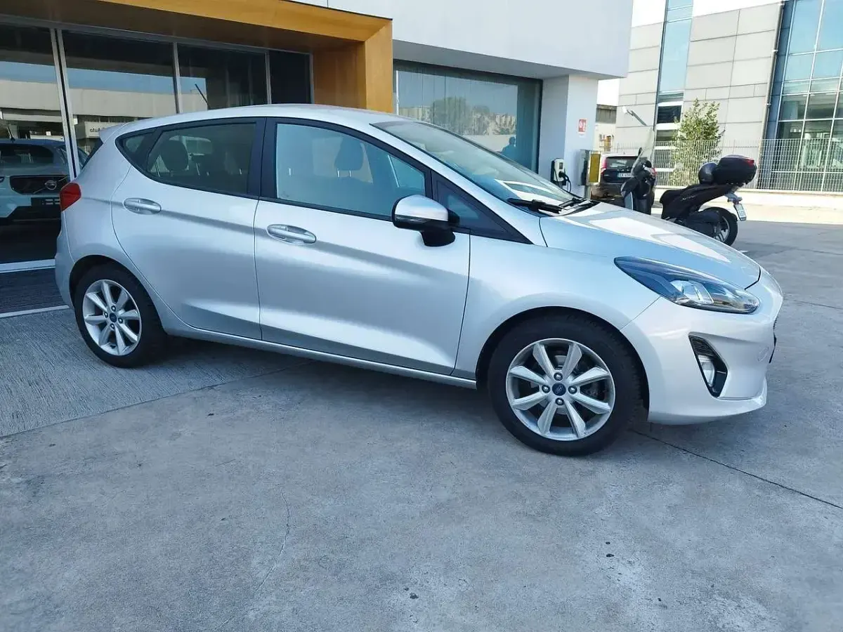 Usata Ford Fiesta 86 CV (63 kW) 2018 Argento Utilitaria