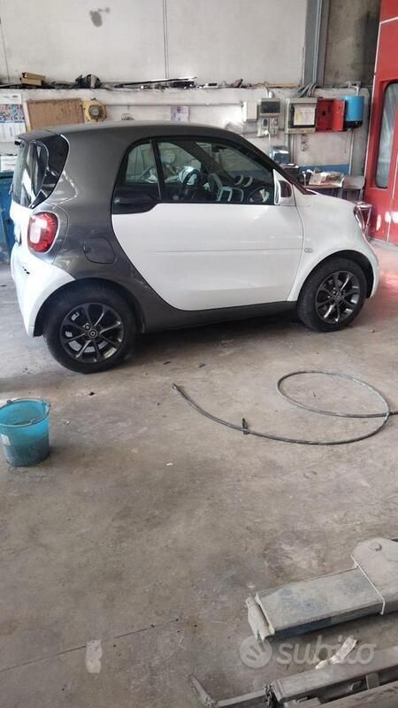 Usata 2016 Smart ForTwo Coupé Utilitaria | 6999 € (Super prezzo) - Immagine 1/2