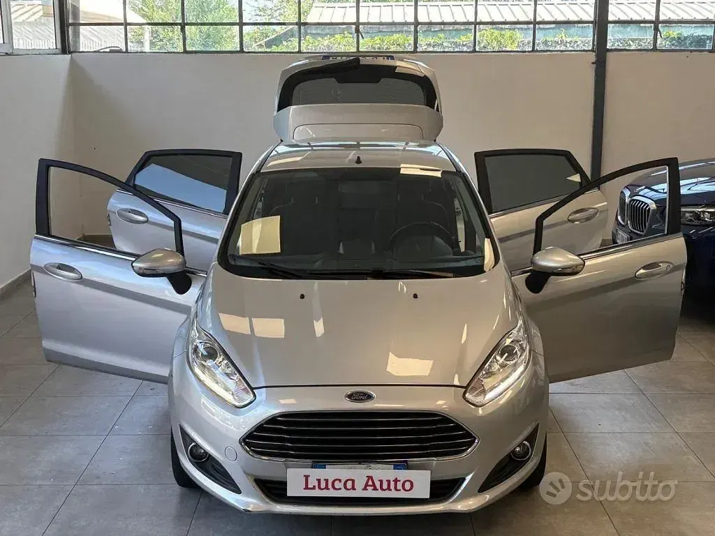 Usata Ford Fiesta Titanium 60 CV (44 kW) 2016 Grigio Utilitaria