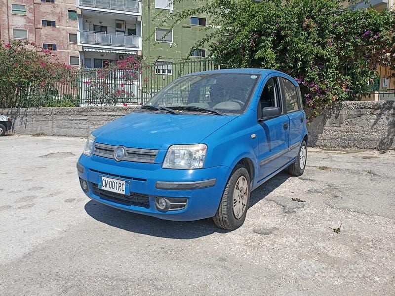 Usata Fiat Panda Dynamic 60 CV (44 kW) 2004 Blu Utilitaria