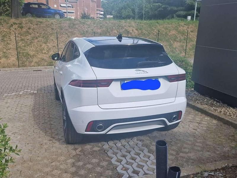 Usata Jaguar E-Pace R-Dynamic 179 CV (131 kW) 2018 Bianco SUV