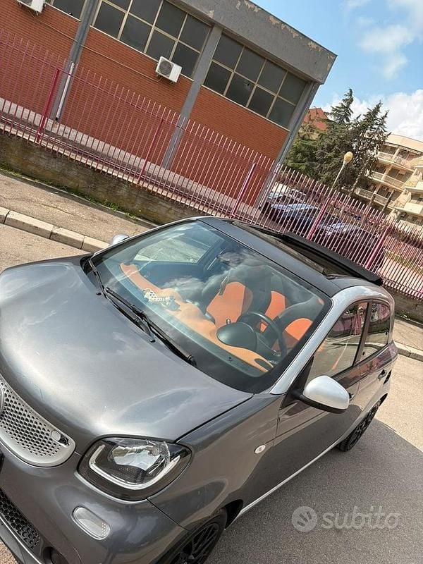 Begagnad Smart ForFour 71 HK (52 kW) 2016 Grå Halvkombi
