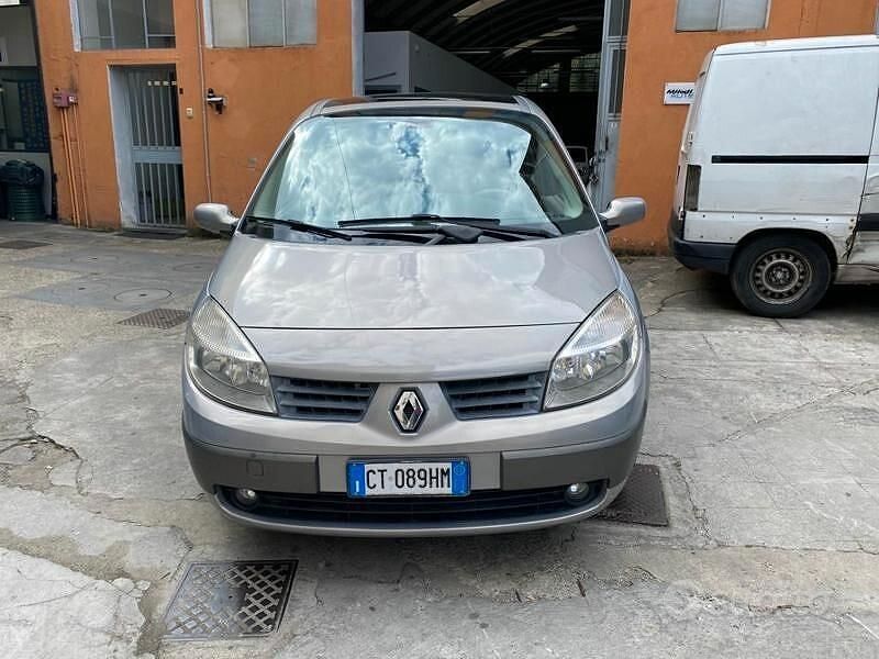 Usata Renault Scénic II Exception 120 CV (88 kW) 2005 Grigio Monovolume
