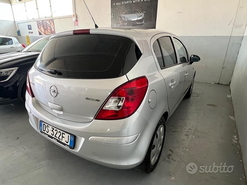 Usata Opel Corsa Cosmo 75 CV (55 kW) 2008 Grigio Utilitaria