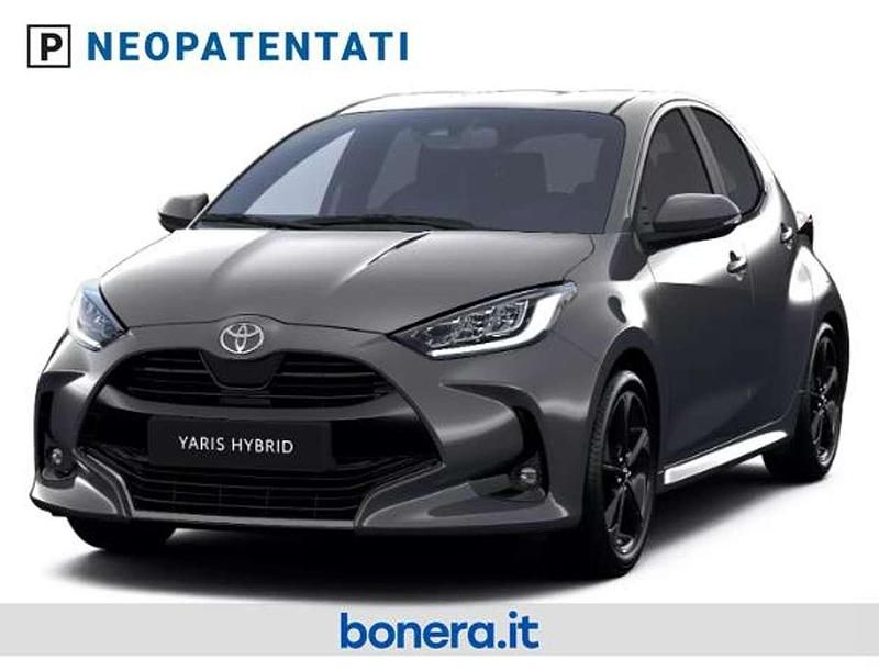 Nuova Toyota Yaris Hybrid Premium 131 CV (96 kW) 2026 Storm grey Berlina