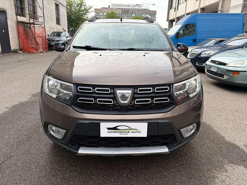 Usata Dacia Sandero Stepway 90 CV (66 kW) 2019 Bronzo Berlina