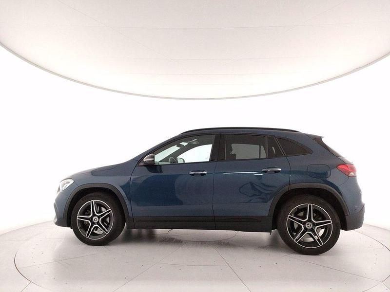 Usata Mercedes GLA250 Premium 160 CV (117 kW) 2022 Bleu SUV