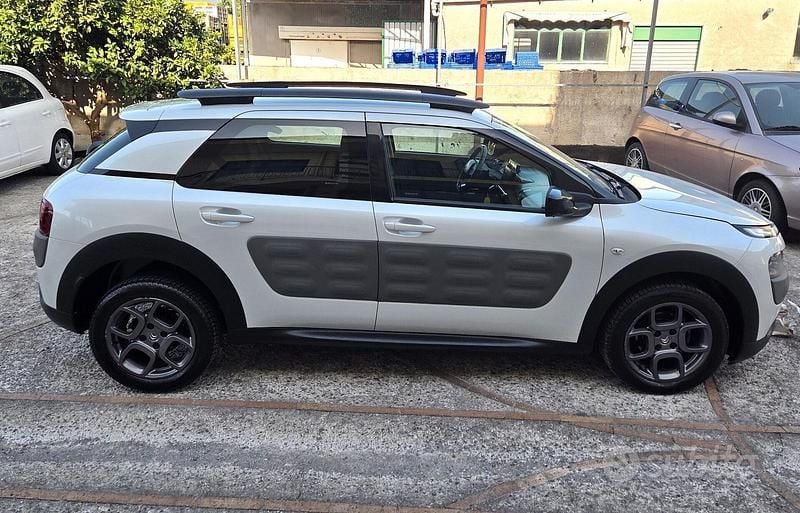 Usata Citroën C4 Cactus 99 CV (72 kW) 2015 Bianco Utilitaria