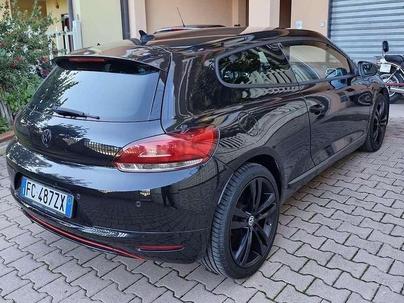 Usata VW Scirocco 122 CV (89 kW) 2011 Nero Coupé