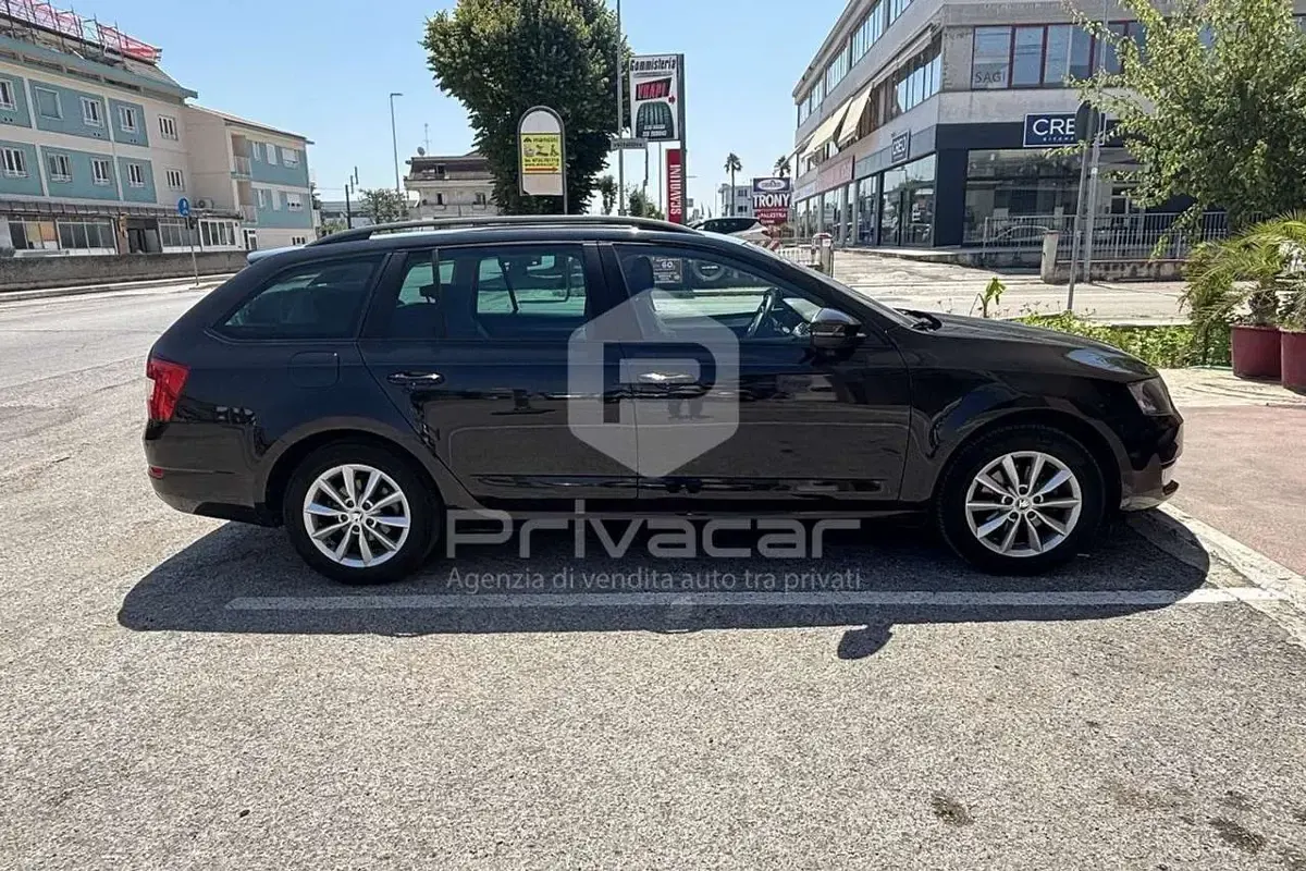 Usata Skoda Octavia G-TEC Executive 110 CV (80 kW) 2015 Nero Station wagon