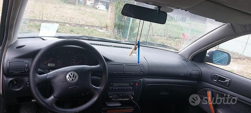 Usata VW Passat 90 CV (66 kW) 2000 Blu Station wagon