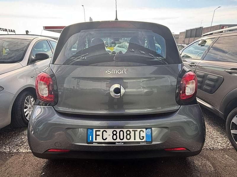 Usata Smart ForFour Passion 71 CV (52 kW) 2016 Grigio Utilitaria