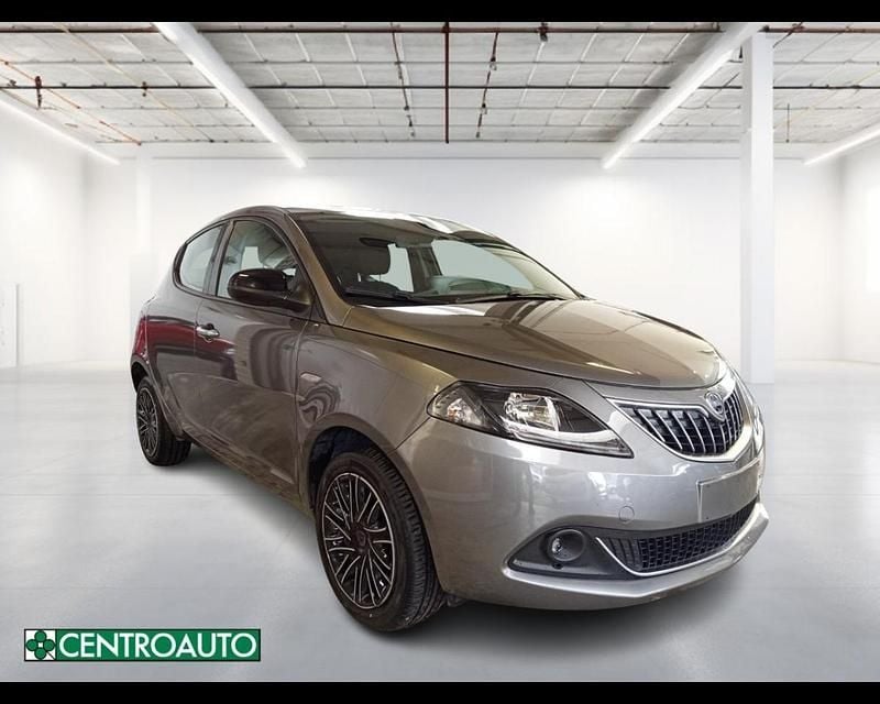 Usata Lancia Ypsilon Gold 69 CV (50 kW) 2023 Utilitaria