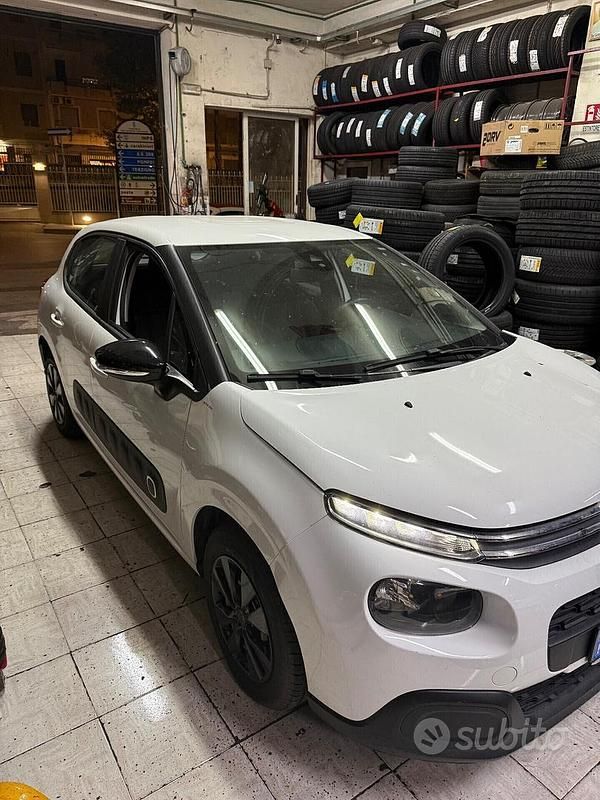 Usata Citroën C3 101 CV (74 kW) 2019 Bianco Utilitaria