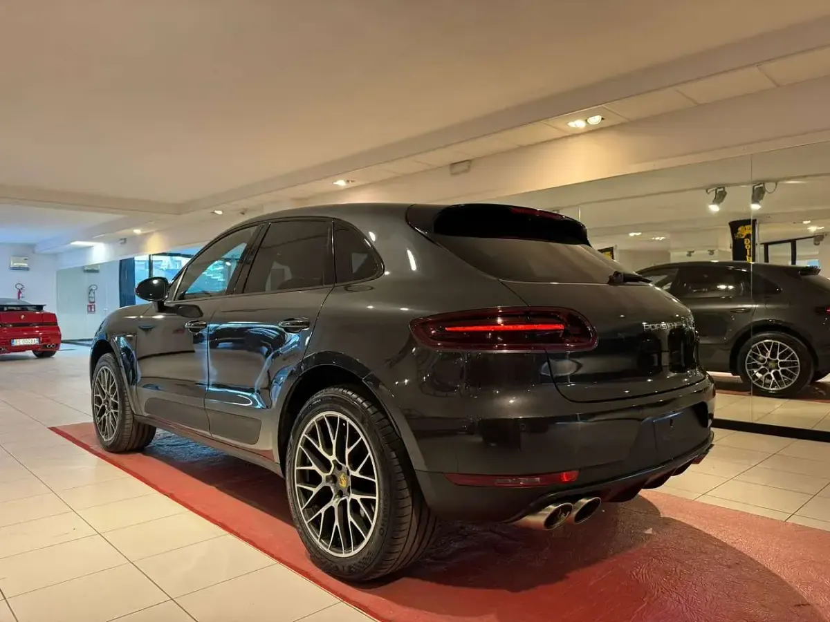 Usata Porsche Macan 250 CV (183 kW) 2017 Grigio SUV