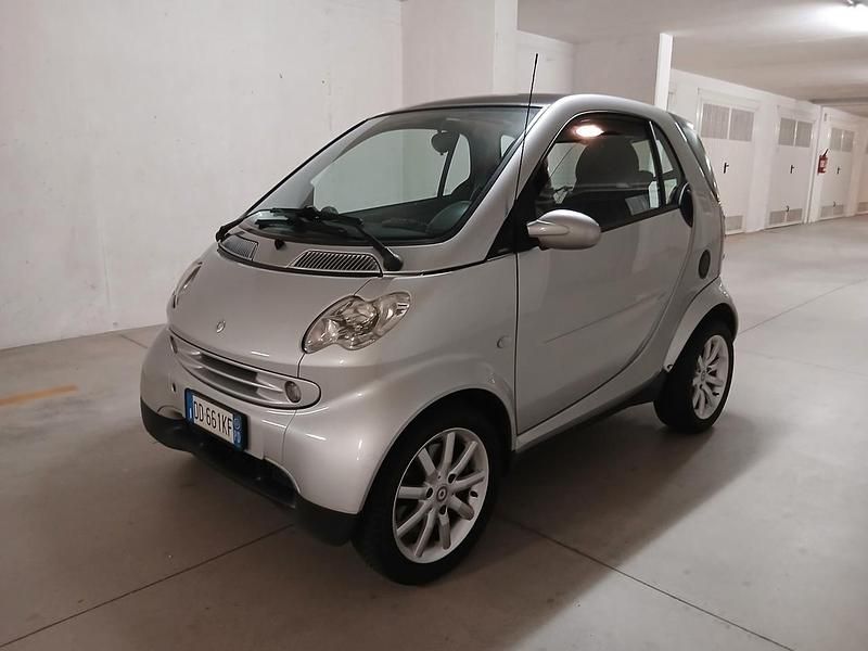 Usata Smart ForTwo Coupé Passion 61 CV (44 kW) 2006 Argento Coupé