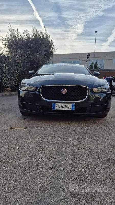 Usata Jaguar XE Business Edition 163 CV (119 kW) 2016 Verde Berlina