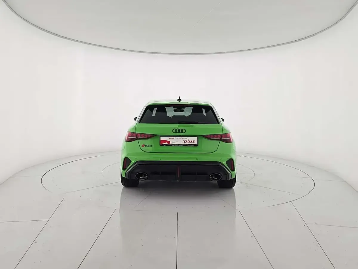 Nuova Audi RS3 400 CV (294 kW) 2026 Verde Berlina