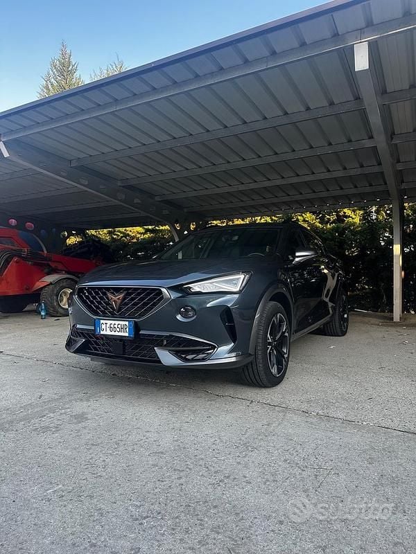 Blu Usata 2024 Cupra Formentor SUV | 30.990 € (Buon prezzo) - Immagine 1/4